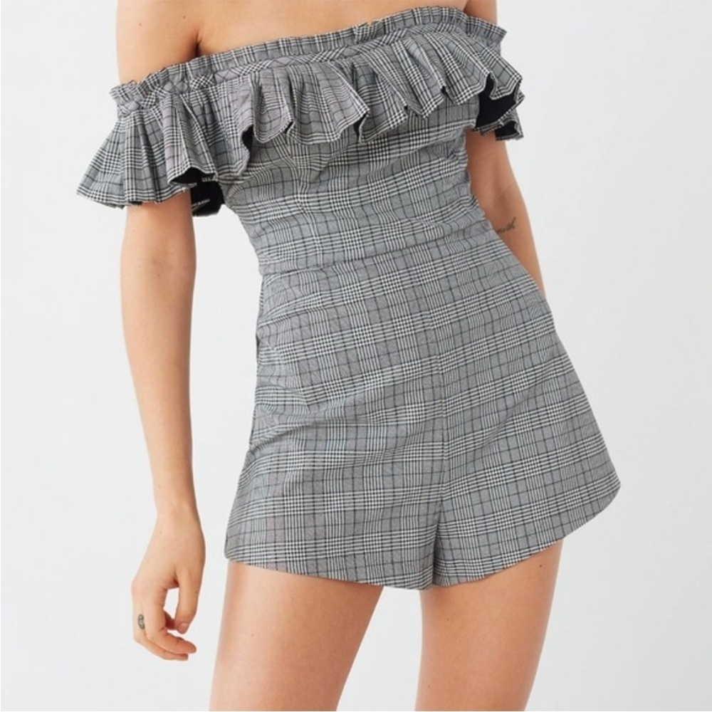Urban Outfitters black white plaid off shoulder pleated ruffle romper 6